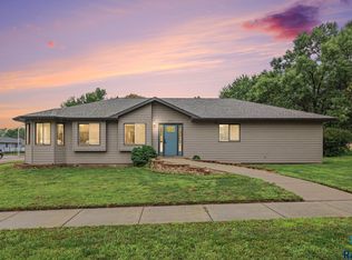 905 N Union Ave, Madison, SD 57042