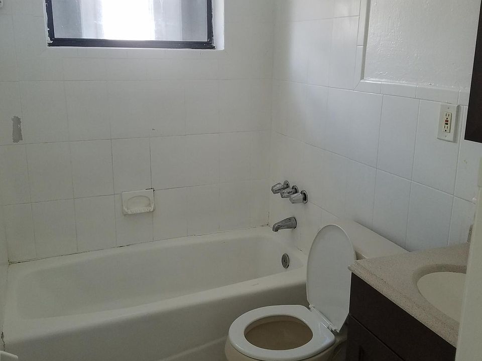 1st image of 2565 NW 205th St