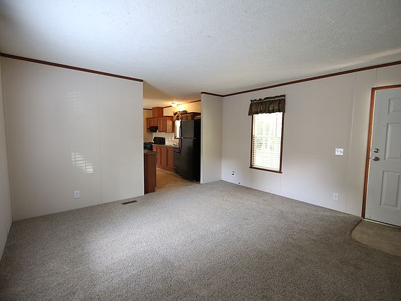 3rd image of 13879 Oakwood Cir #208