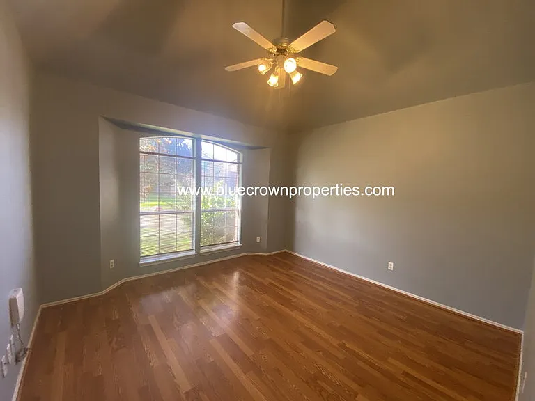 1321 W Branch Hollow Dr — Photo 8