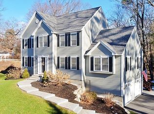 7 Lakeside Ave, Hudson, MA 01749