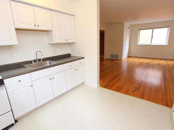 3rd image of 6618 Dalzell Pl #13684425