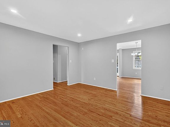 5th image of 3316 Webley Ct