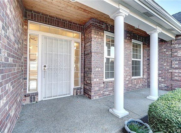 3rd image of 11107 176th Ave E