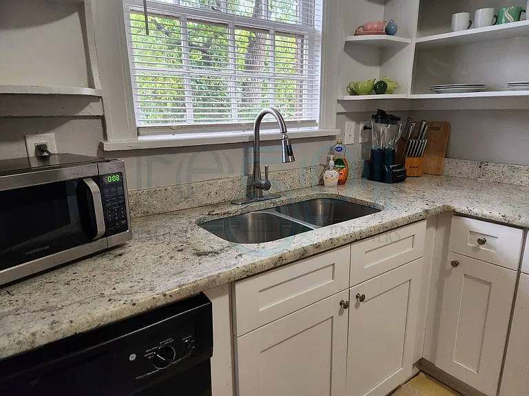 300 S Valentine St #1 — Photo 12