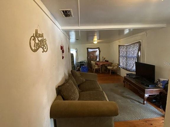 5th image of 1215 E Holland Ave