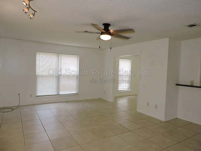 2323 Silversides Loop — Photo 6