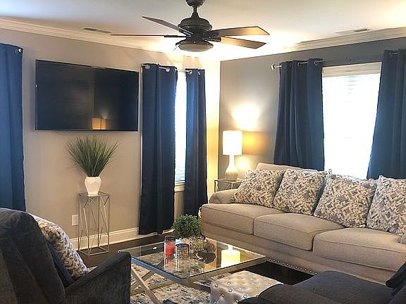 4th image of 100 Lyn Ln