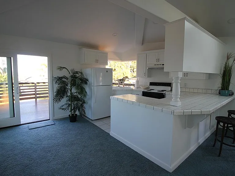 1048 Sidonia St #1048 — Photo 5