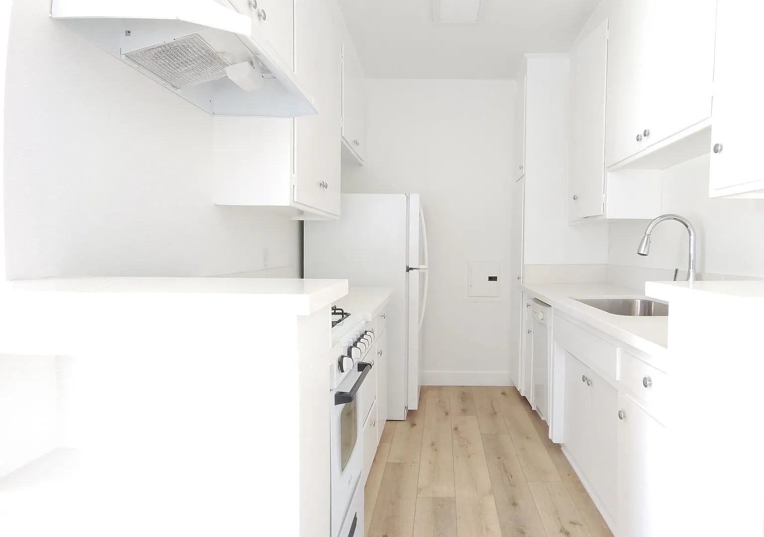3820 Frances Ave — Photo 3