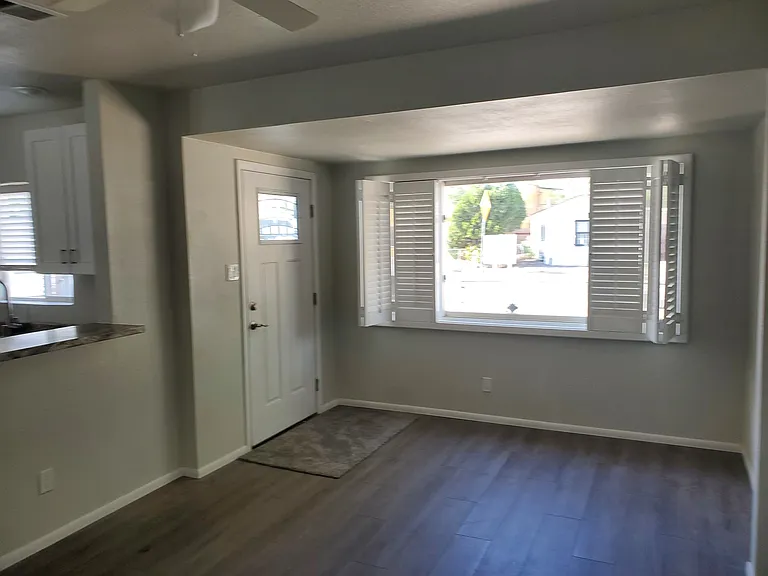 904 Coal Ave SW — Photo 4