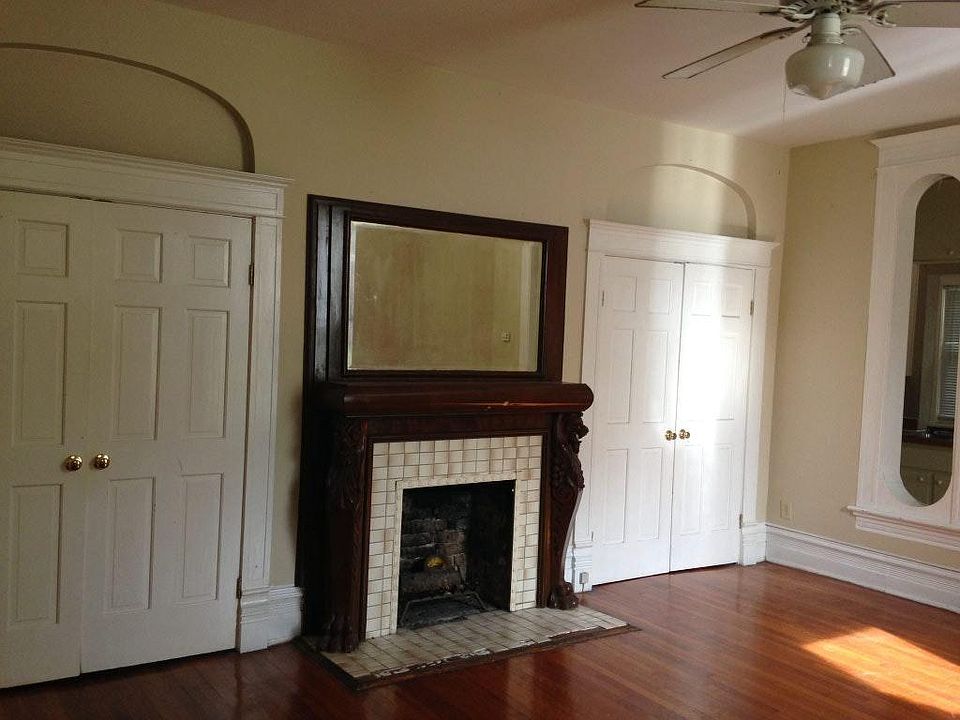 2nd image of 733 E Fort King St APT 1