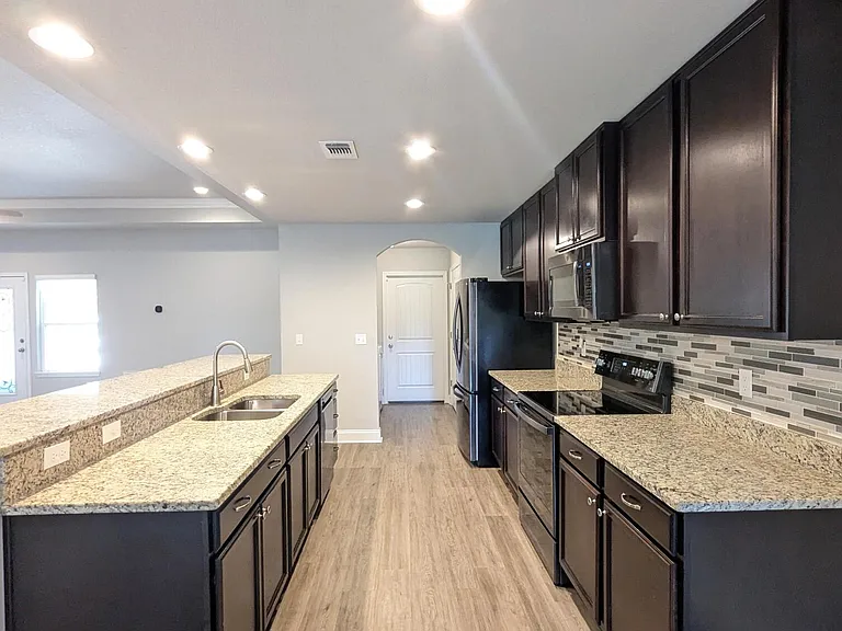 1827 Sundown Dr — Photo 6