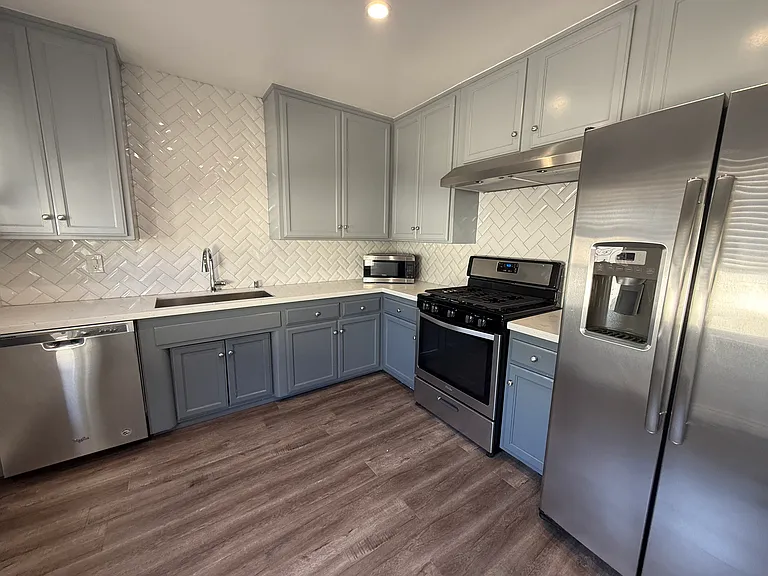 1222 McClellan Dr #11 — Photo 7