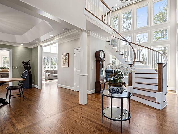 5th image of 200 Donegal Dr