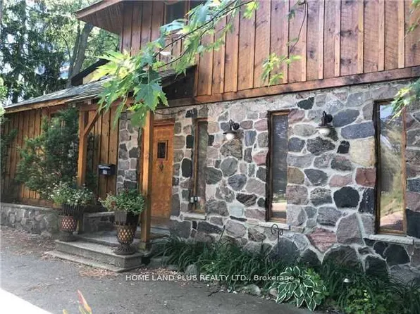 17 Yongehurst Rd, Richmond Hill, ON L4C 3T3