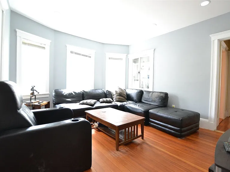 18 Hunnewell Ave #2 — Photo 2