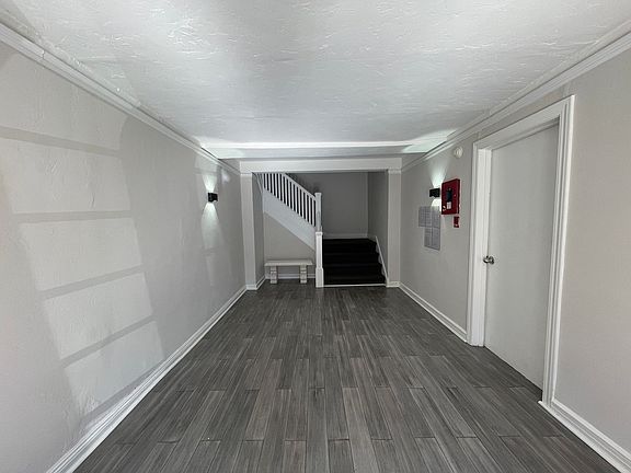 3rd image of 1960 Fulton St #8