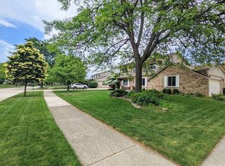 3648 Edgemont Dr, Troy, MI