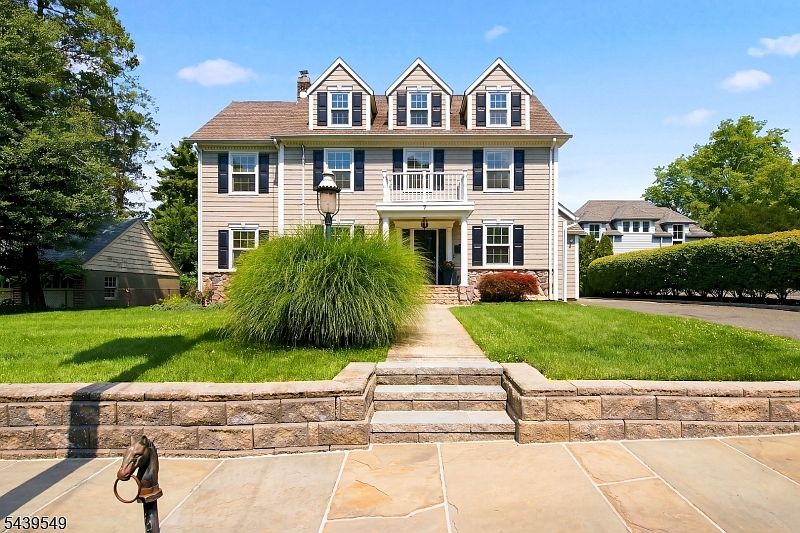 1st image of 7 Cranford Avenue