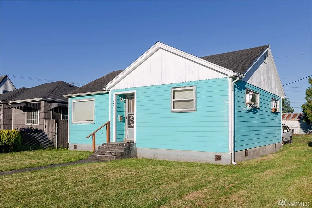 284 28th Ave photo 1