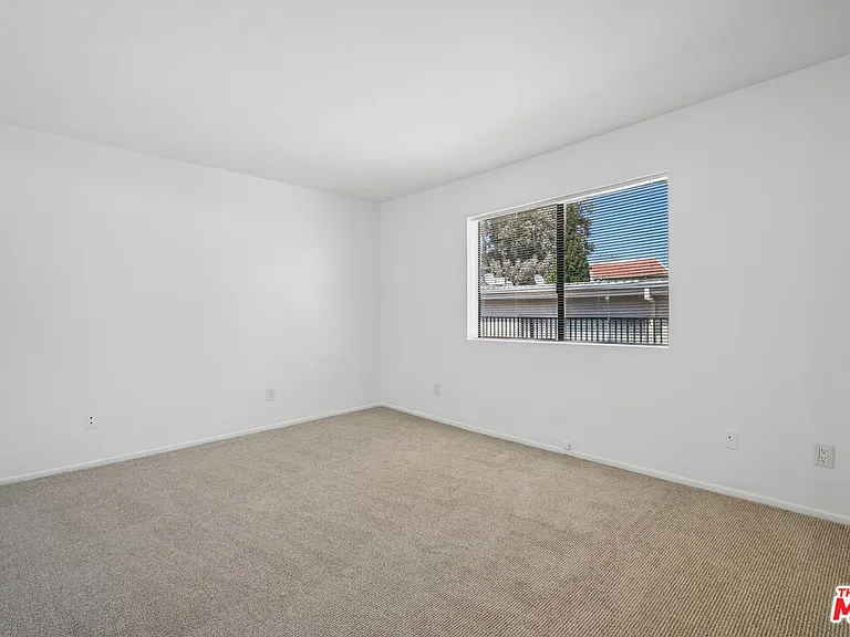 11924 Mayfield Ave #5 — Photo 8