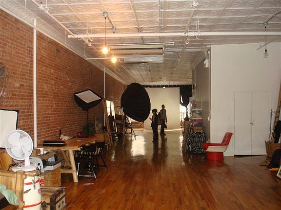 4th image of 595 Broadway Fl 3