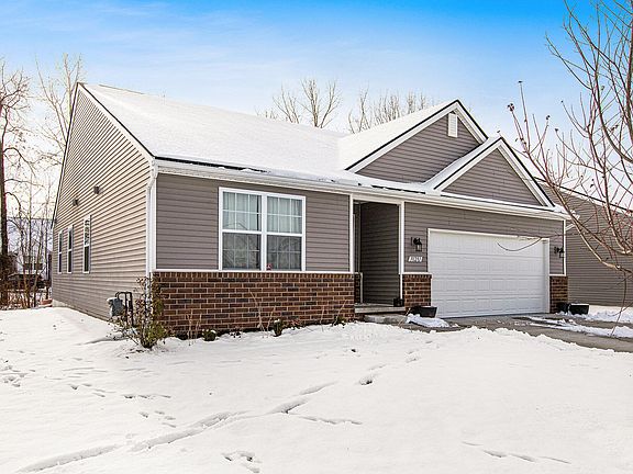 3rd image of 10281 Swan Lake Cir