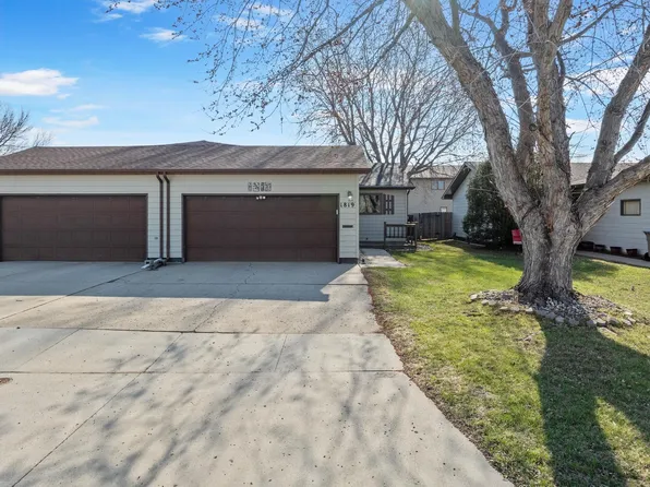 1819 15 1/2 St SW, Minot, ND 58701