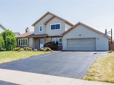 764 Whistlers Cove Ln, Rochester, NY, 14612