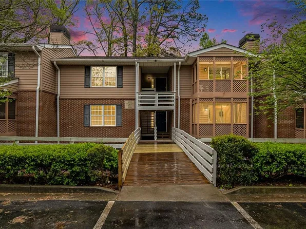 261 Quail Run, Roswell, GA 30076