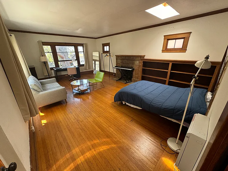 1677 Arch St #3 — Photo 4