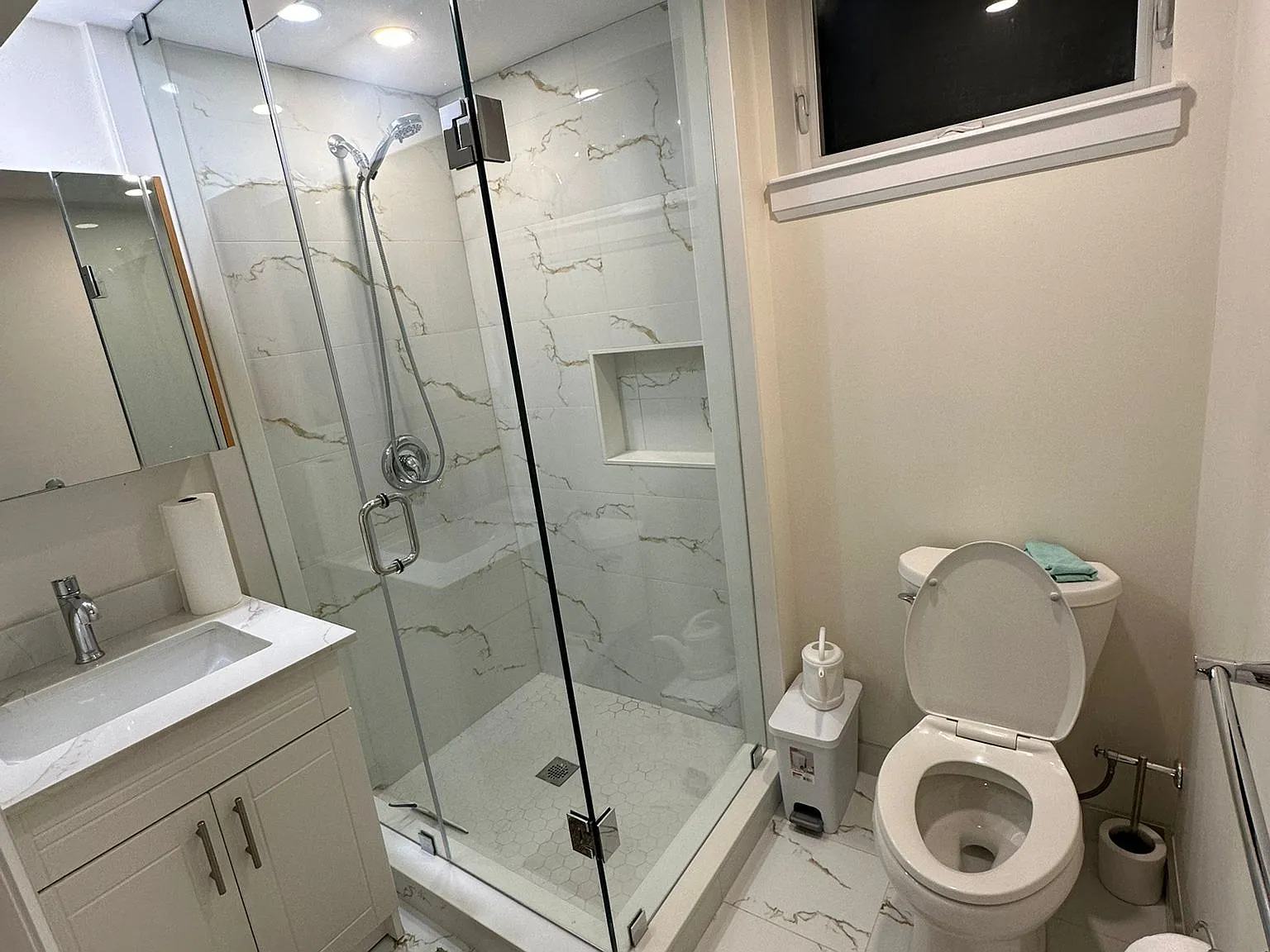 3 bed, $2,600 — Photo 4