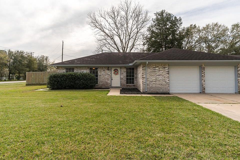 1st image of 1705 Redwood Cir