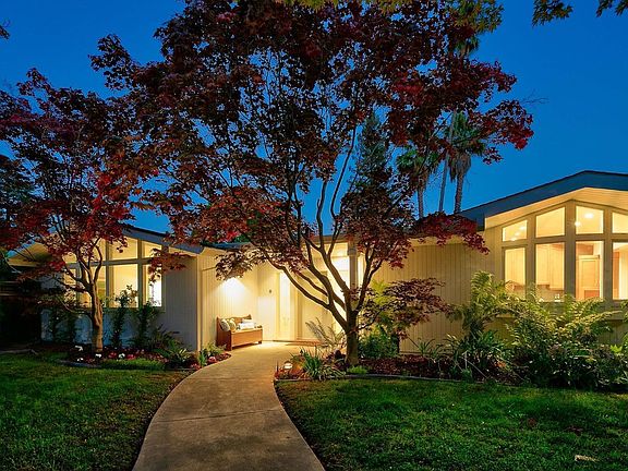 2nd image of 18 La Crescenta Way