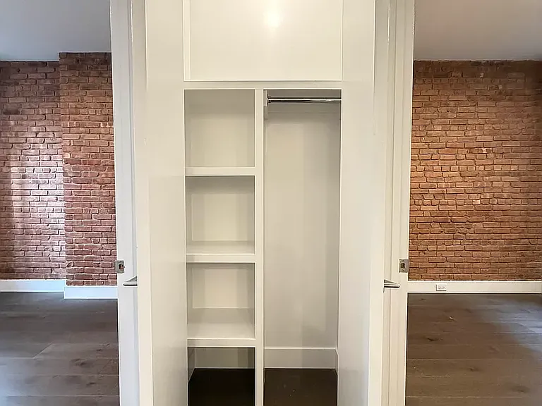 336 W 17th St #4C — Photo 6