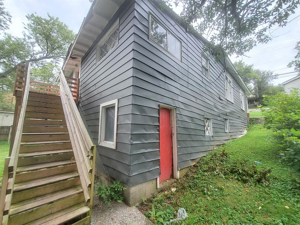 2nd image of 801 Holmes St