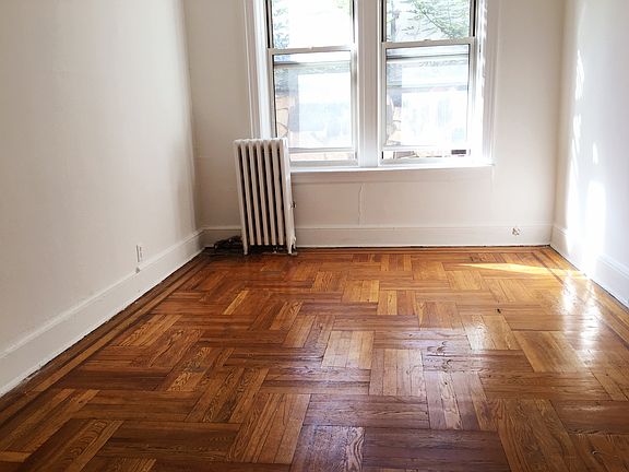3rd image of 2563 43rd St #1A