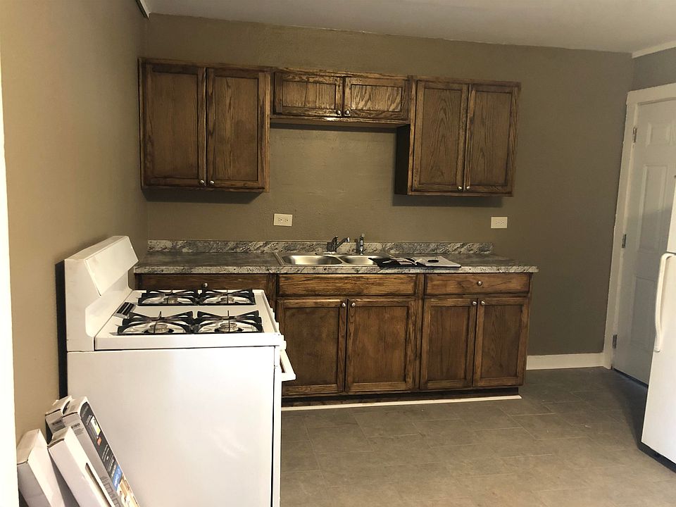 2nd image of 1314 Daspit St #4