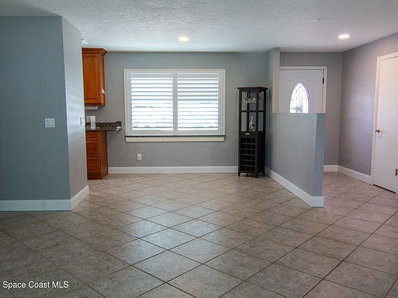 4th image of 1592 Coral St
