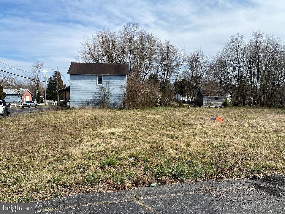 2nd image of 834 Gershal Ave