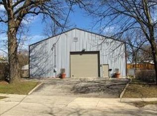 953 Grace St, Elgin, IL 60120