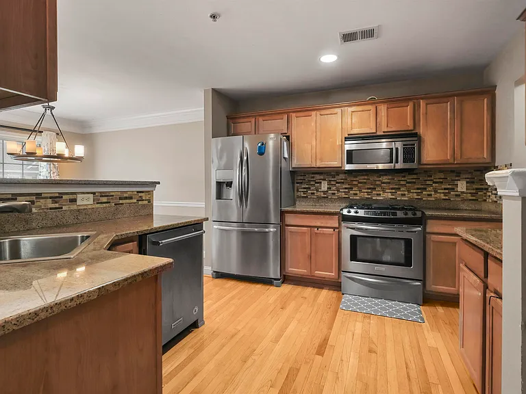 197 Blue Heron Dr #197 — Photo 4