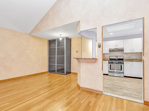 5th image of 4668 Bedford Ave #3C