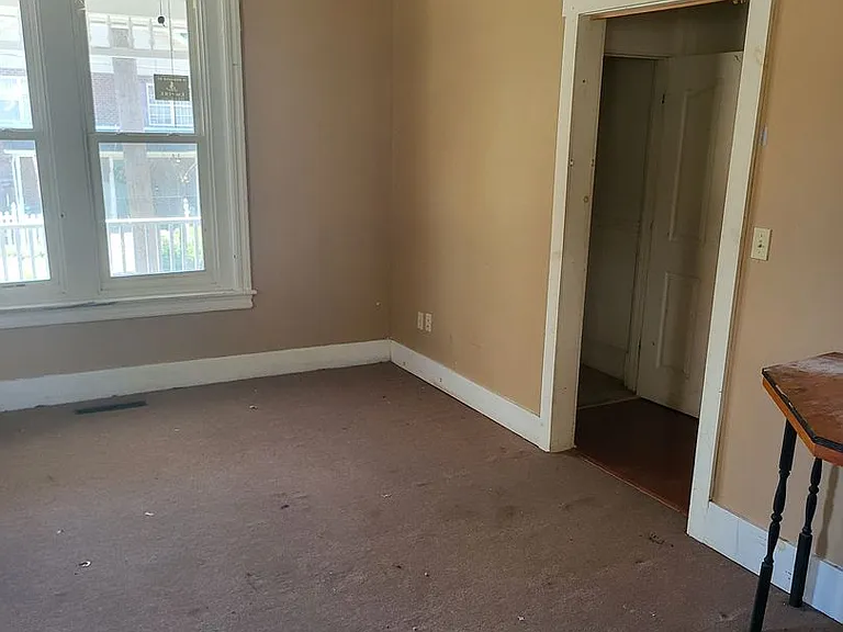 502 Cherokee St — Photo 4