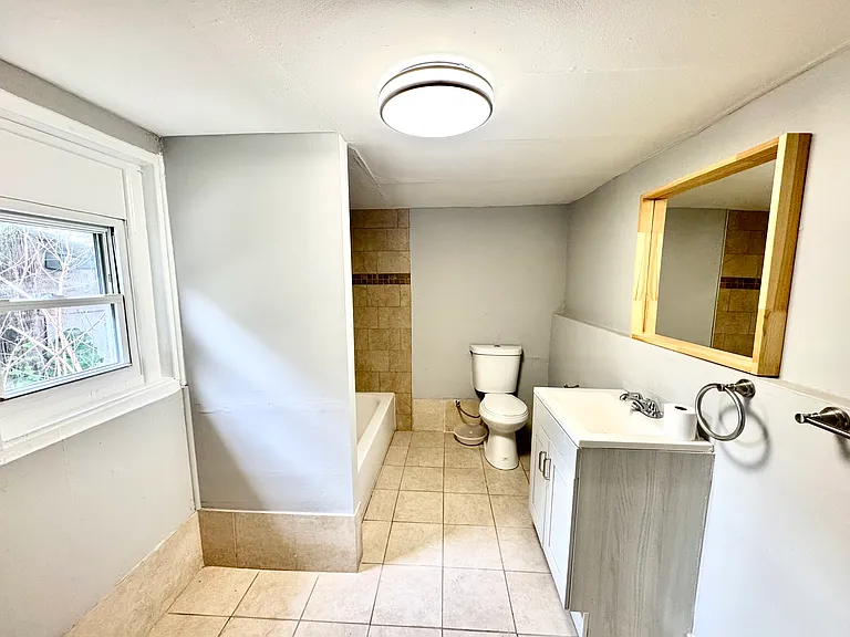 1407 N Franklin St #1 — Photo 8
