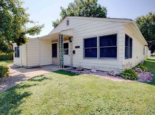 1531 Florence Ln, Davenport, IA 52804