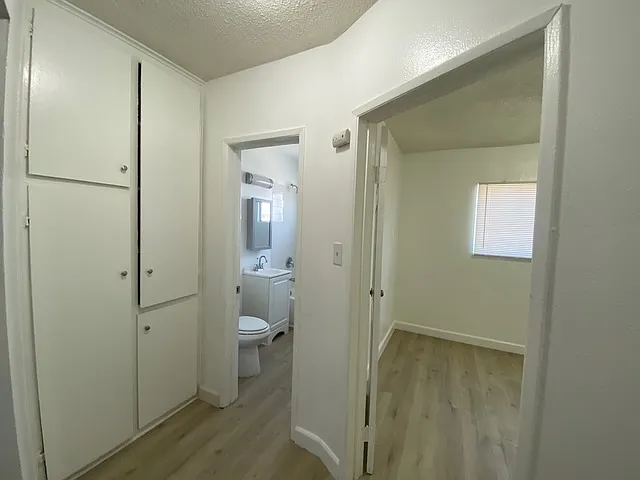 1245 W 88th St #6 — Photo 15