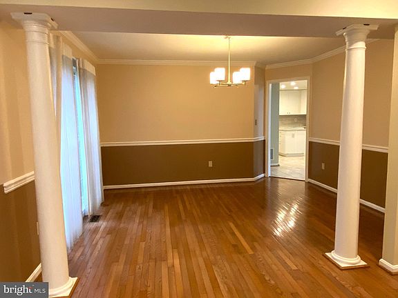3rd image of 3704 Martins Dairy Cir