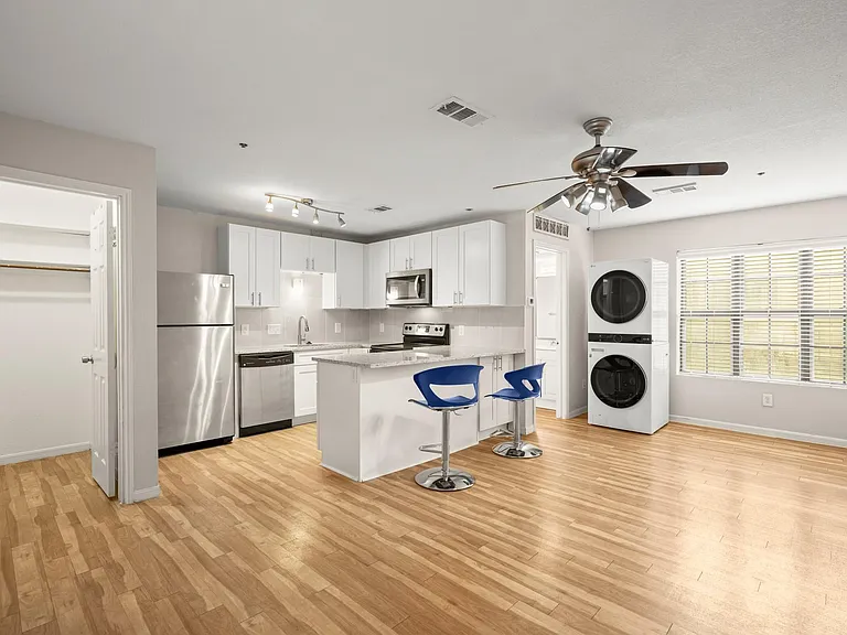1013 W 23rd St #105 — Photo 1